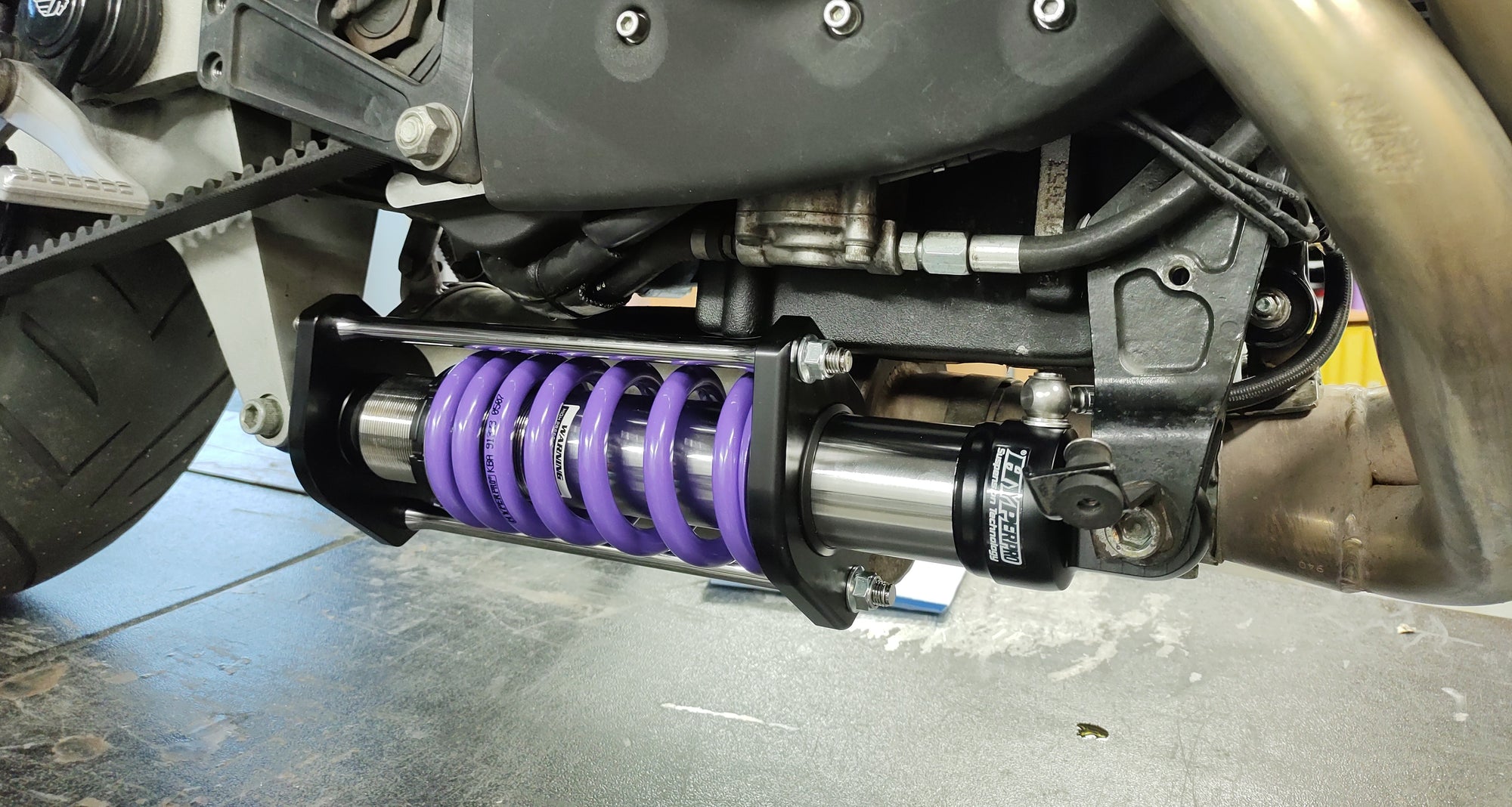 Type 461 Hose-Attached Reservoir Shock