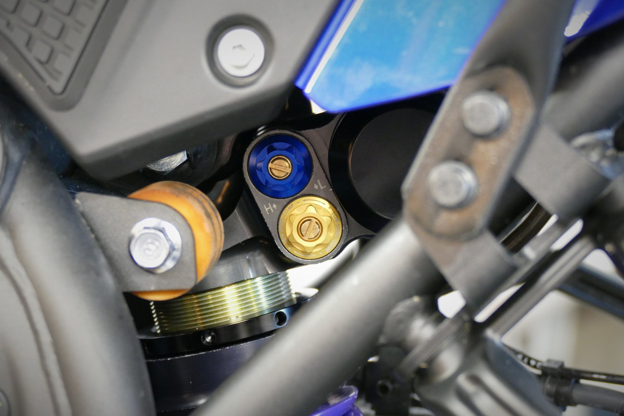 Type 463 Perpendicular Reservoir Shock