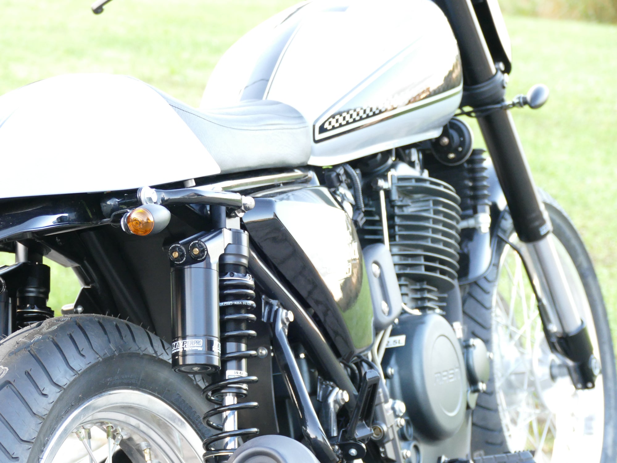 Type 367 Piggyback Reservoir Twin Shocks