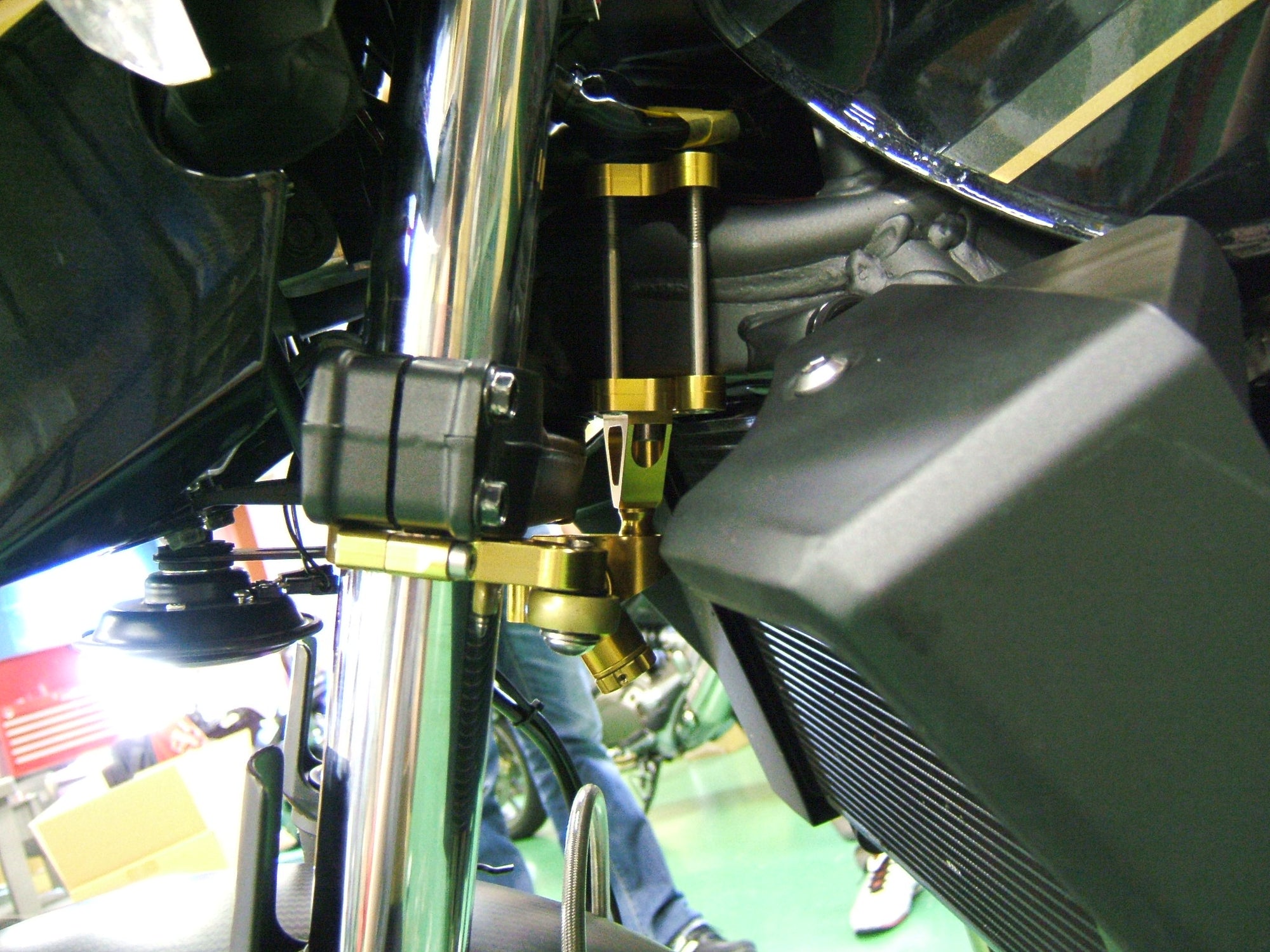 Steering Damper Mounting Kit