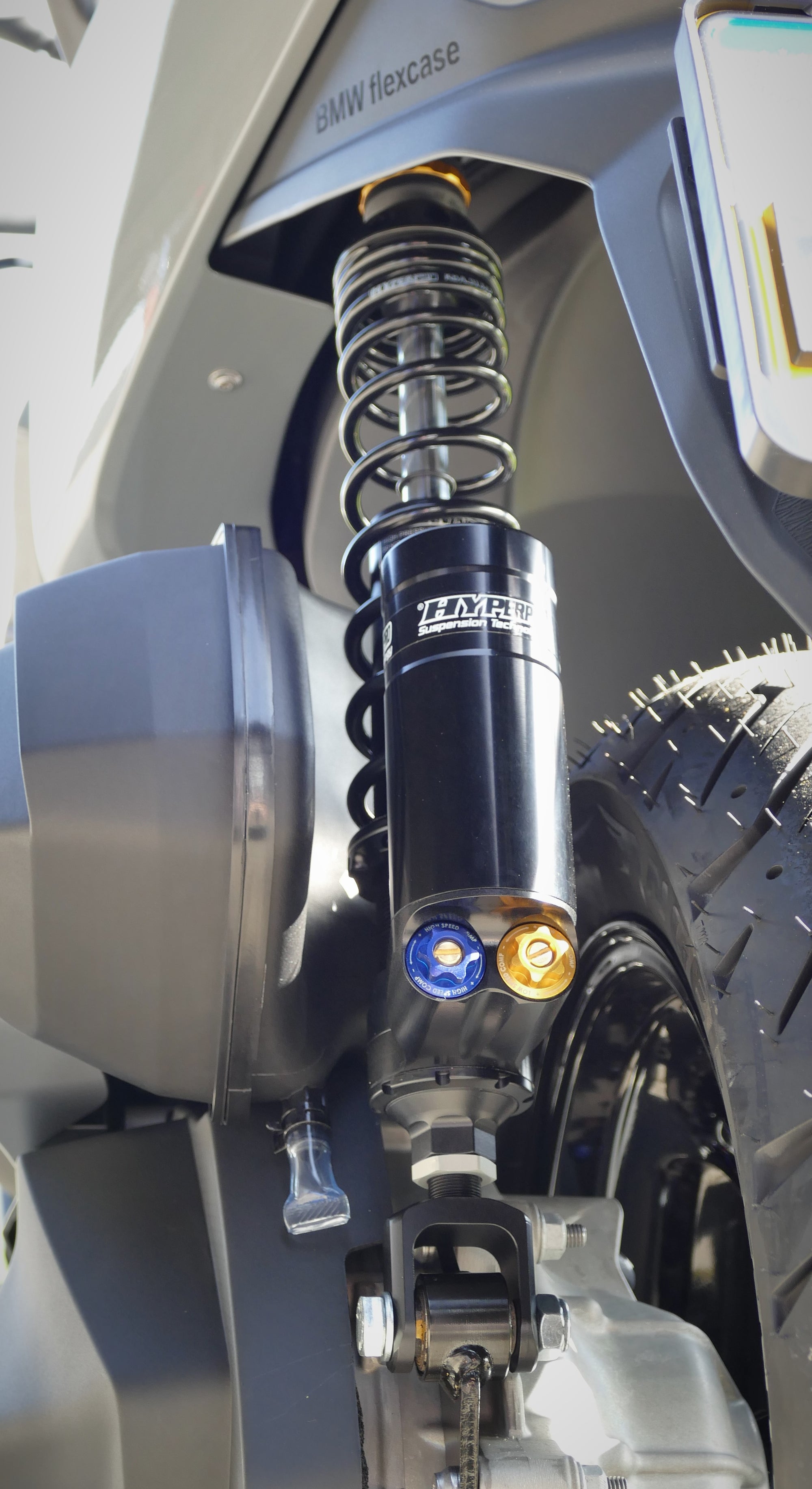 Type 367 Piggyback Reservoir Twin Shocks