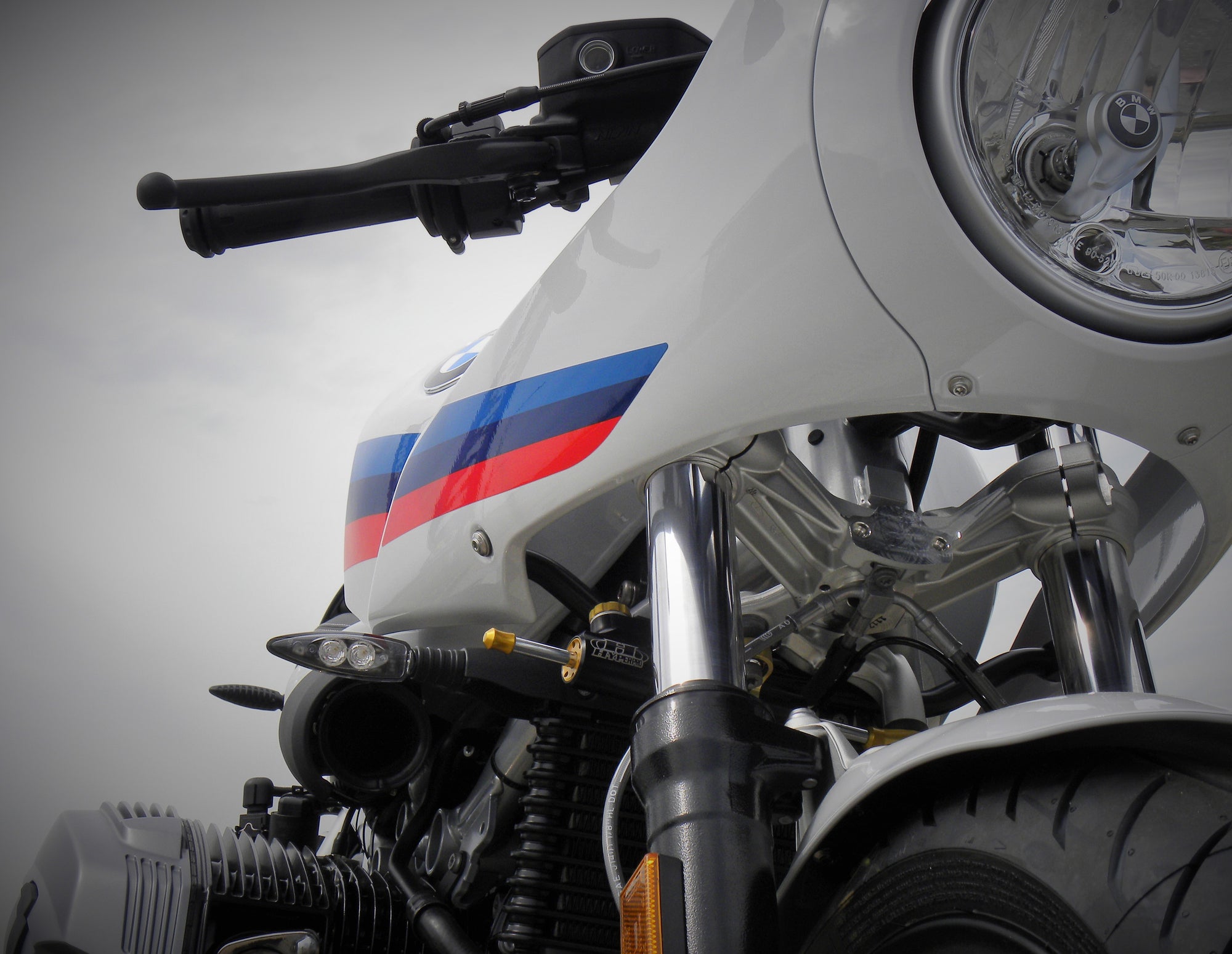 Steering Damper Mounting Kit